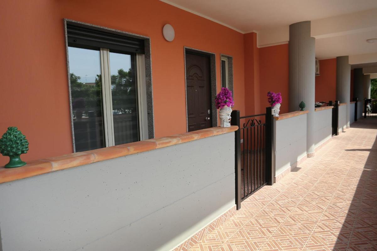 Naxos Sicilian Luxury Apartment จีอาร์ดีนี นักซอส ภายนอก รูปภาพ
