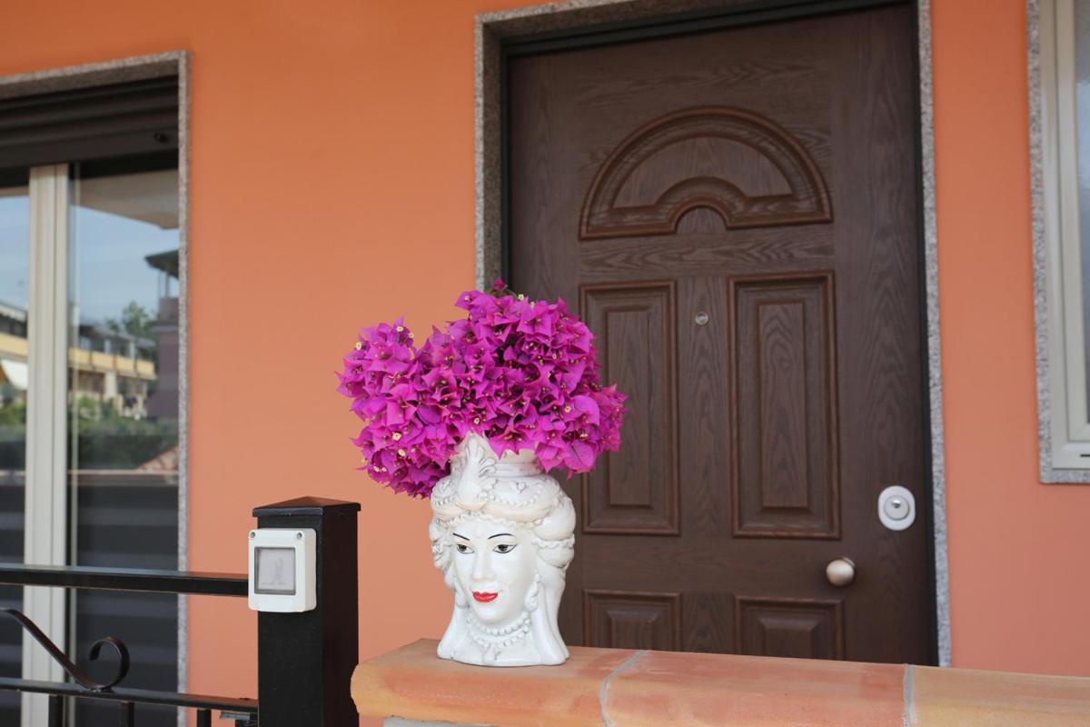 Naxos Sicilian Luxury Apartment จีอาร์ดีนี นักซอส ภายนอก รูปภาพ